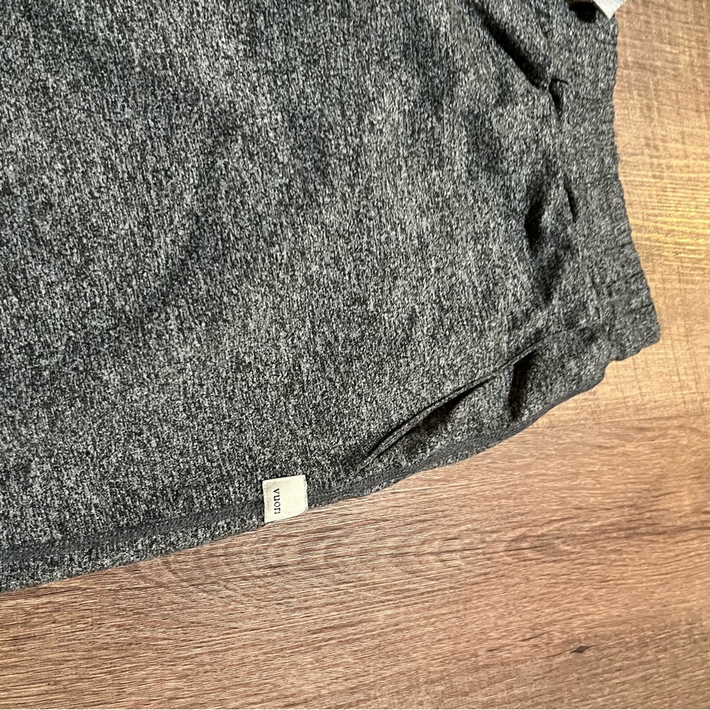 Vuori Charcoal Heathered Joggers - The Rise The Shine - Picture 2 of 4